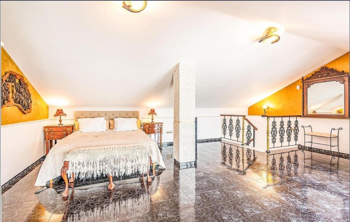 בנאלמדנה Majestic Villa By The Beach Heated Private Pool & Jacuzzi מראה חיצוני תמונה